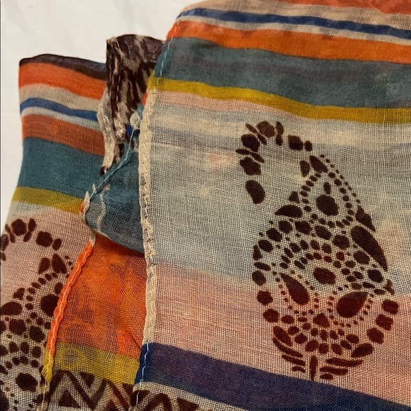 Colorful Patterned Scarf - Picture 4 of 4